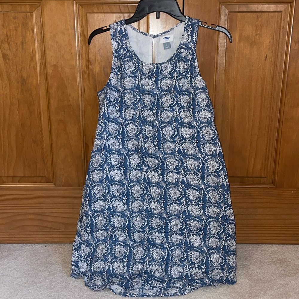 Old Navy small blue and white patterned mini dress